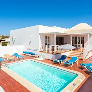 https://villa-tania-macher.in-canary-islands.com